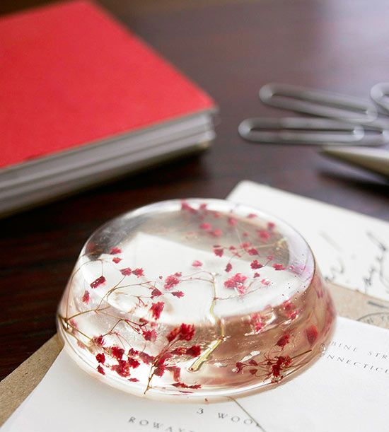 Resin paperweight