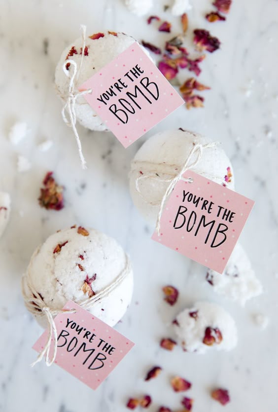 DIY Valentines Day bath bombs
